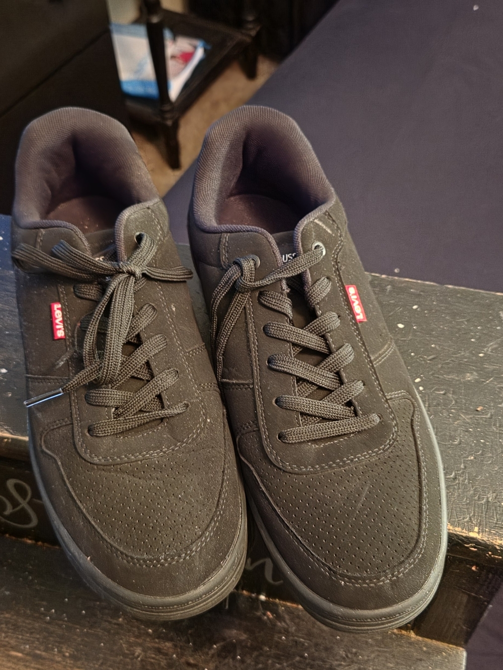 Levi's Men's Black Low-Top Perforated Casual Sneakers